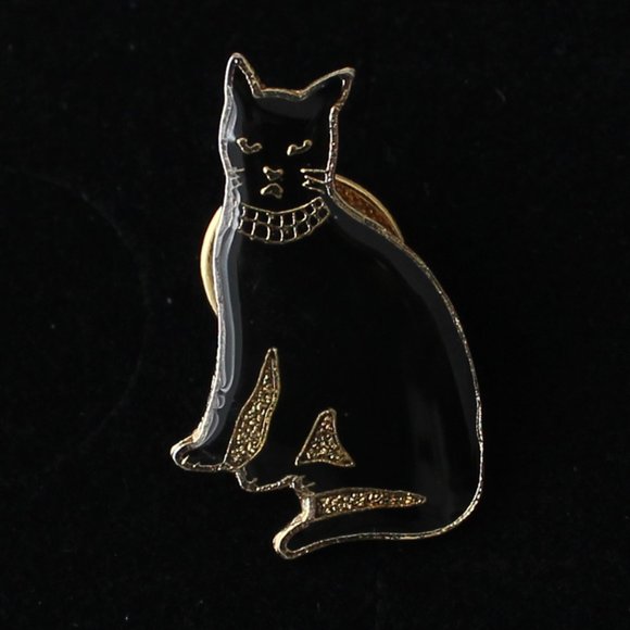 Cute but Angry Black Cat Gold Metal Hard Enamel Lapel Pin Badge by PWII - Picture 1 of 3